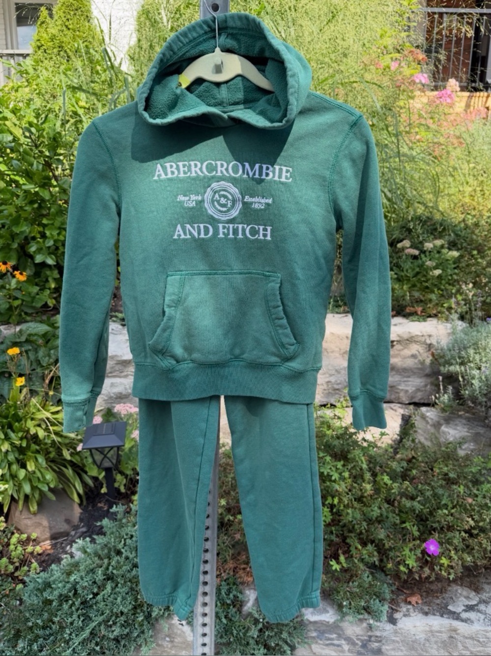 Abercrombie Kids Size 9/10 Sweatsuit Green Hoodie Sweatshirt & Joggers EUC